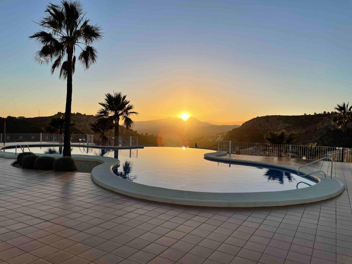 Tranquility, Sun, Breathtaking Views & 7 Minutes Drive To Sea Leilighet Benitachell Eksteriør bilde